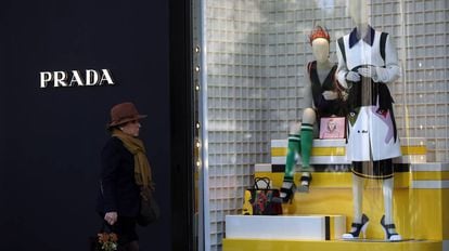 Escaparate de una tienda de Prada en Madrid.