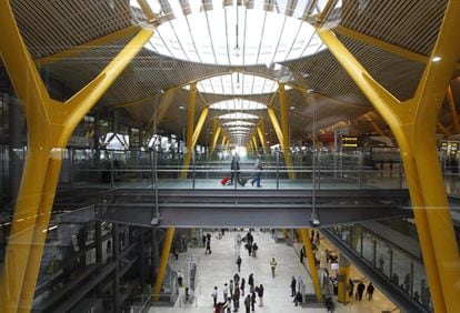 Interior de la Terminal 4 del aeropuerto de Barajas, en Madrid, el pasado 1 de diciembre.
