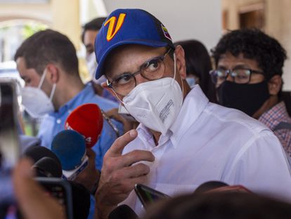 Henrique Capriles, el domingo en un colegio electoral de Caracas.