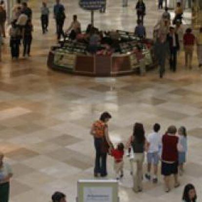 En febrero cayeron un 20% las visitas a los centros comerciales