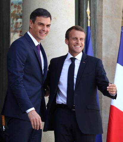 Emmanuel Macron y Pedro Sánchez en París en 2018.