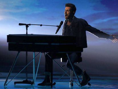 Duncan Laurence, el representante de Holanda, durante su actuación en el Festival de Eurovisión.