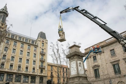 L’estàtua d’Antonio López es va retirar el 2018 i ha estat objecte de diversos escarnis, com la instal·lació d’una figura paròdica per part d’un artista de carrer.