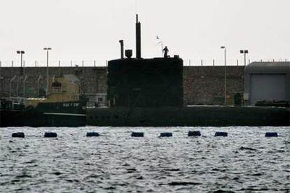 El submarino nuclear británico <i>Turbulent,</i> atracado en el puerto de Gibraltar.