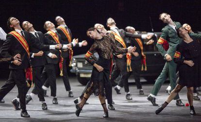 Un momento de los ensayos de &#039;Los p&aacute;jaros muertos&#039; en el Teatro Principal de Valencia.