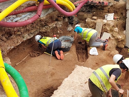 Las dos tumbas de la época tardoantigua en Via Laietana