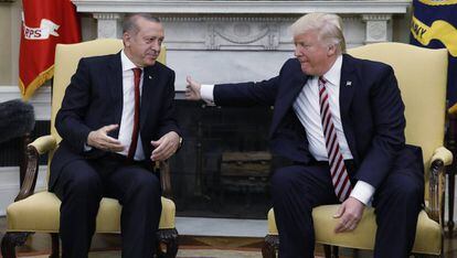 El presidente turco, Recep Tayyip Erdogan, a la izquierda, junto a Donald Trump en la Casa Blanca.