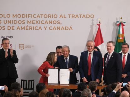 López Obrador, durante la firma del TMEC en Palacio Nacional en 2019.