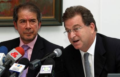 Jaime Gilinski (r), Colombian financier, in 2012, in a file image.