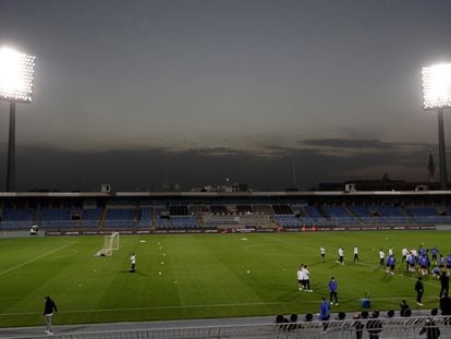 Vista general del estadio Príncipe Faisal de Riad durante el entrenamiento del Real Madrid.