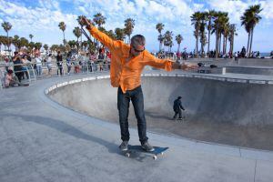 Ambiente en el 'skatepark' de Venice Beach, en Los Ángeles (California).