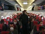 Imagen subida a  Twitter del interior del avión de Iberia Express en su vuelo a Canarias