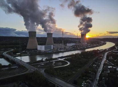 Vista general de la planta nuclear de Engie en Tihange, Bélgica