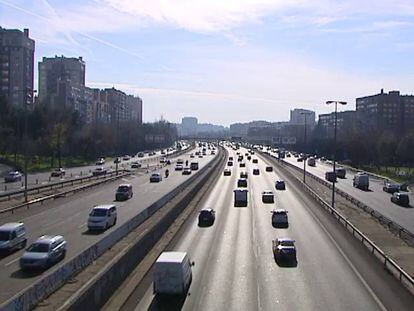 La policía hará controles aleatorios de las matrículas de los coches que accedan a Madrid