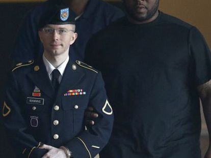 El soldado Bradley Manning a la salida de los juzgados de Fort Meade.