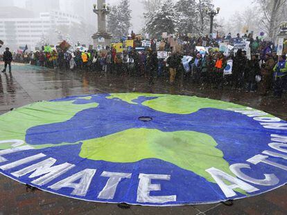 Participantes en la Marcha del Clima del 29 de Abril en Denver, Colorado.