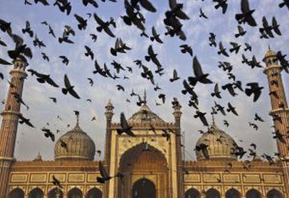 Exterior de la majestuosa Jama Masjid, en la Vieja Delhi.