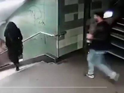 Un fotograma del vídeo que captó la agresión.