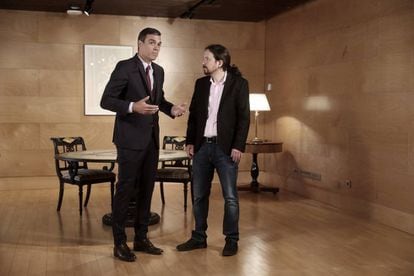 El secretario general y presidente del Gobierno en funciones, Pedro Sánchez, se reune con el líder de Unidas Podemos, Pablo Iglesias, para intentar llegar a un acuerdo de investidura, el pasado 9 de julio.
