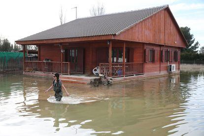 Los vecinos de Alfocea aún no han recuperado la normaldad tras las inundaciones.