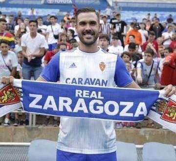 Pichu Atienza, presentado con el Zaragoza.