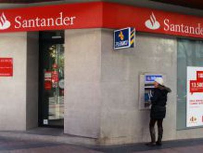 El banco Santander también defiende el rojo