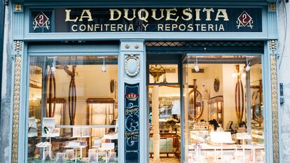 Fachada del local de La Duquesita, especialistas en confitería y repostería.
