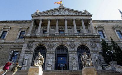 Fachada de la Biblioteca Nacional.