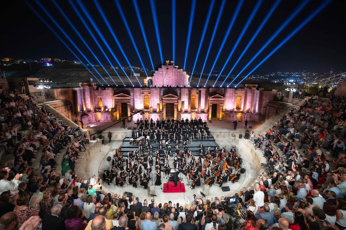 Riccardo Muti peregrina a Jordania para apoyar con una fusión de músicas a los refugiados sirios |  Cultura