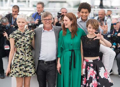 Michelle Williams, Todd Haynes, Julianne Moore, Millicent Simmonds y Jaden Michael presentando Wonderstruck.