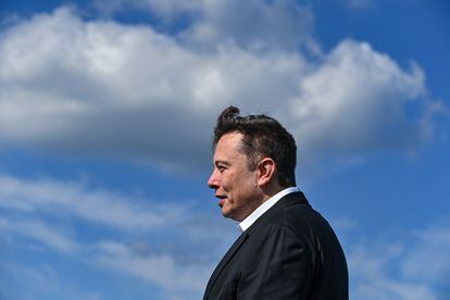 Elon Musk en la 'megafábrica' de Tesla en Grünheide (Alemania) en septiembre de 2020.