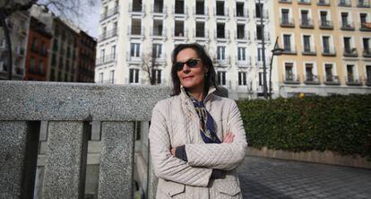 RESISTENCIA VECINAL. Eve Baduer es artista y profesora y se resiste a dejar el centro. “El alma de Madrid estaba en este barrio hasta hace poco y ahora se ha vendido”.