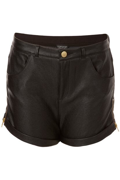 Si buscas un look más rockero una buena opción son estos shorts de TopShop (39 euros).
