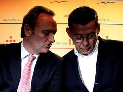 Alberto Fabra y Antonio Clemente, ayer, en la Junta Directiva Regional del PP.