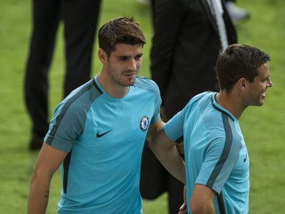 Los jugadores españoles del Chelsea durante el entrenamiento previo al partido de Liga de Campeones