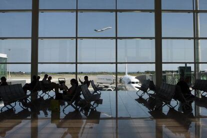 Zona d&#039;embarcament de la terminal 1 del Prat.
 