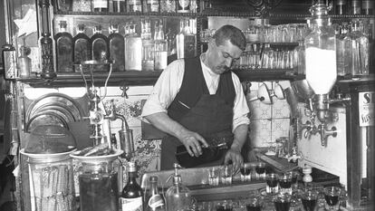 Taberna de Lavapiés fotografiada en 1935 por Martín Santos Yubero.