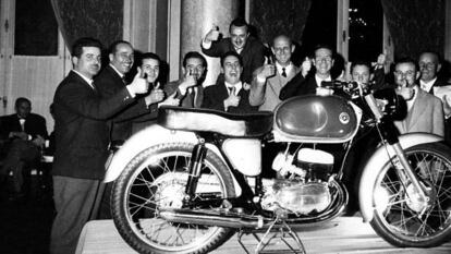 Presentación de la Tralla 101 en el hotel Ritz de Barcelona en 1959.