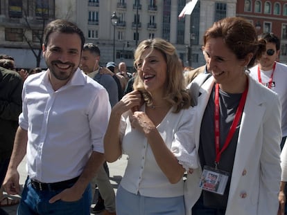 La vicepresidenta segunda, Yolanda Díaz, junto al coordinador federal de IU, Alberto Garzón, y la líder de Más Madrid, Mónica García, el pasado enero.