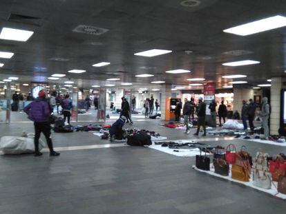 Vestíbulo de Renfe, este miércoles a mediodía.