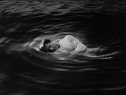 'Autorretrato en el agua' (1991), de Robert Stivers.