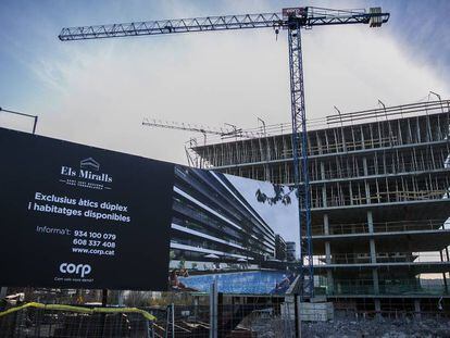 Edificio de viviendas en construcción en Barcelona.