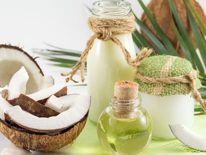 El aceite de coco cuenta con múltiples beneficios y propiedades.