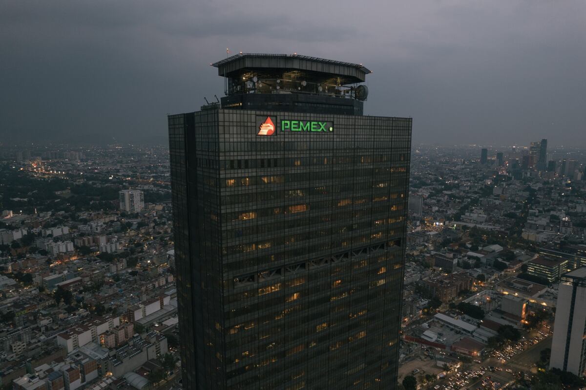Hacienda cierra el grifo de recursos para Pemex