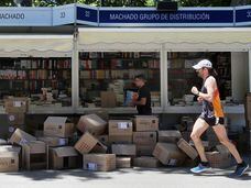 Preparativos para la 78ª edición de la Feria del Libro de Madrid 2019.