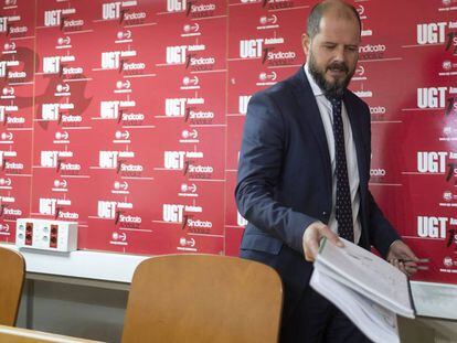 El abogado de UGT Andalucía, Germán Fernández, hoy en rueda de prensa en la sede del sindicato.