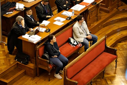 Alba Andreu e Ismael Molina, en el banquillo de los acusados.