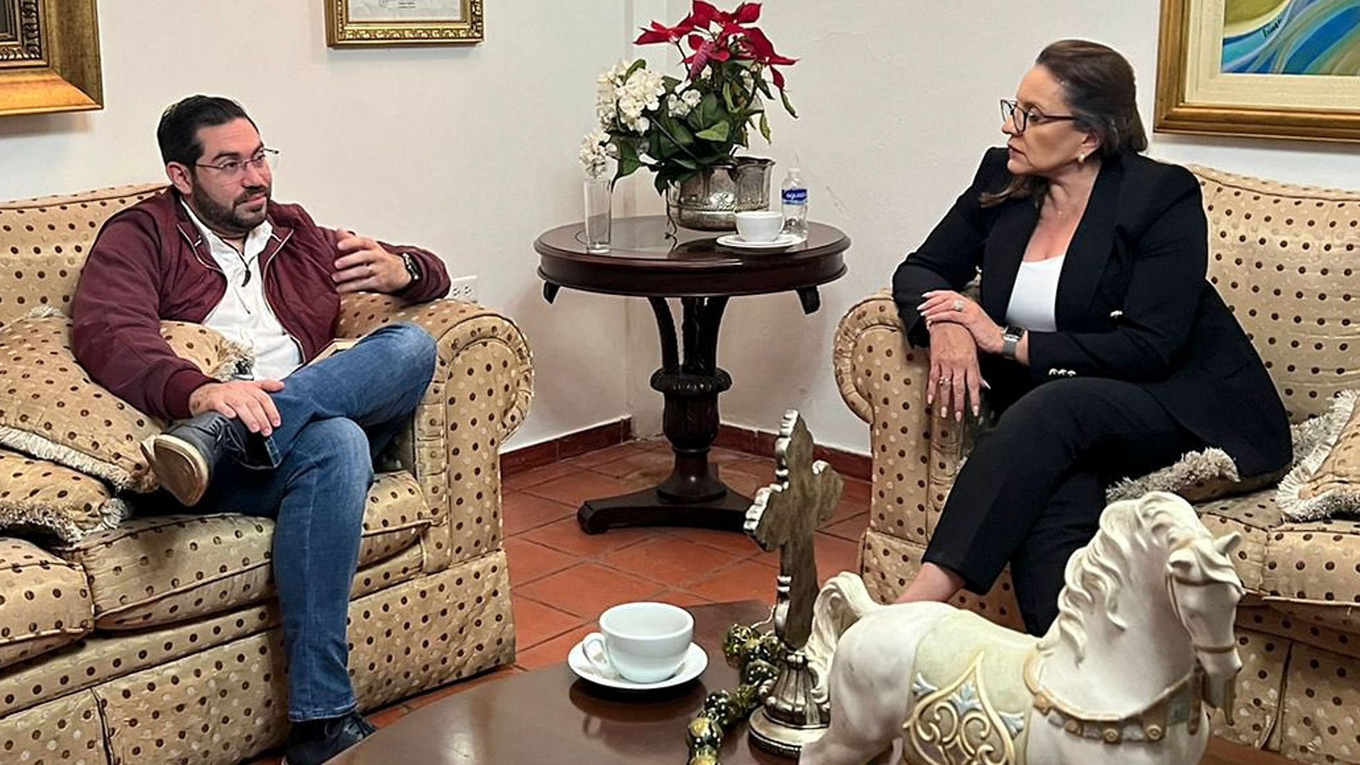 Xiomara Castro, presidenta electa de Honduras, y Jorge Cálix, este martes en Tegucigalpa.