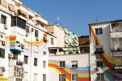 Edificios coloreados en Tirana, la capital de Albania.
