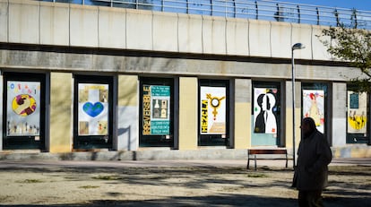 El mural 'Todos somos iguales', está compuesto de 24 lonas alusivas a la inclusión.